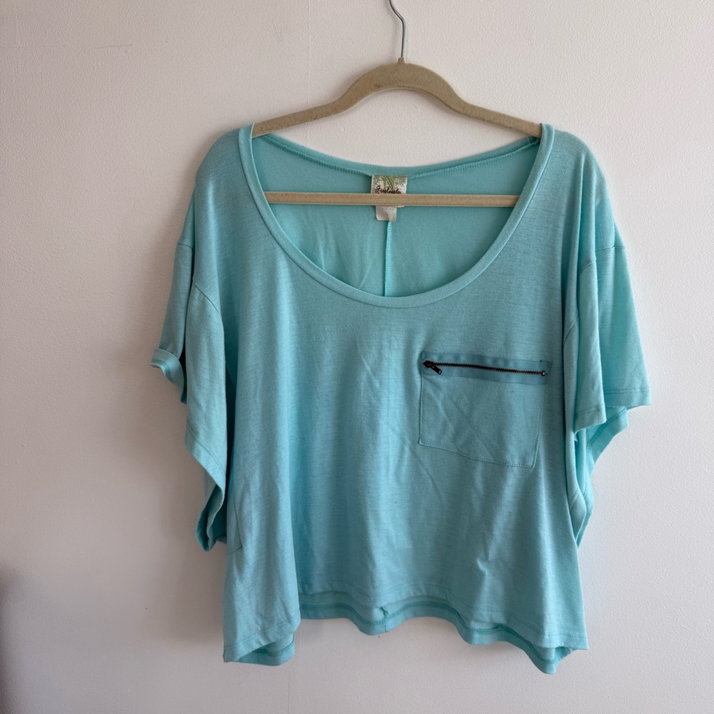 Turquoise Scoop-Neck Short Sleeve Top with Zip Pocket